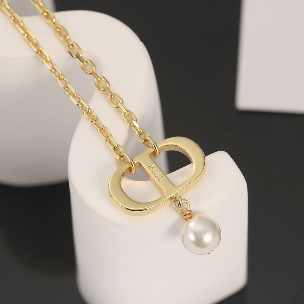 Dior-Pearl pendant CD necklace