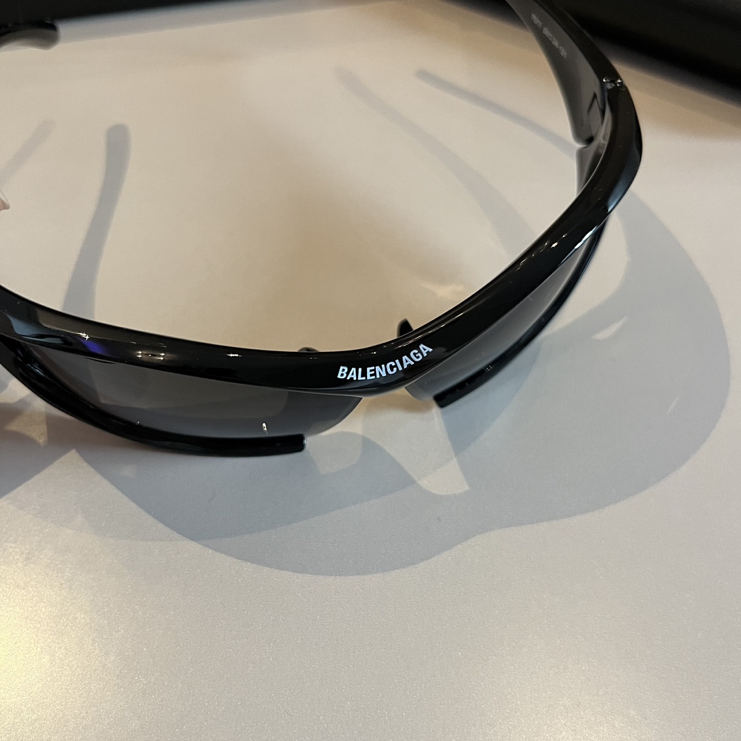 Balenciaga-super stylish and stylish unisex sunglasses
