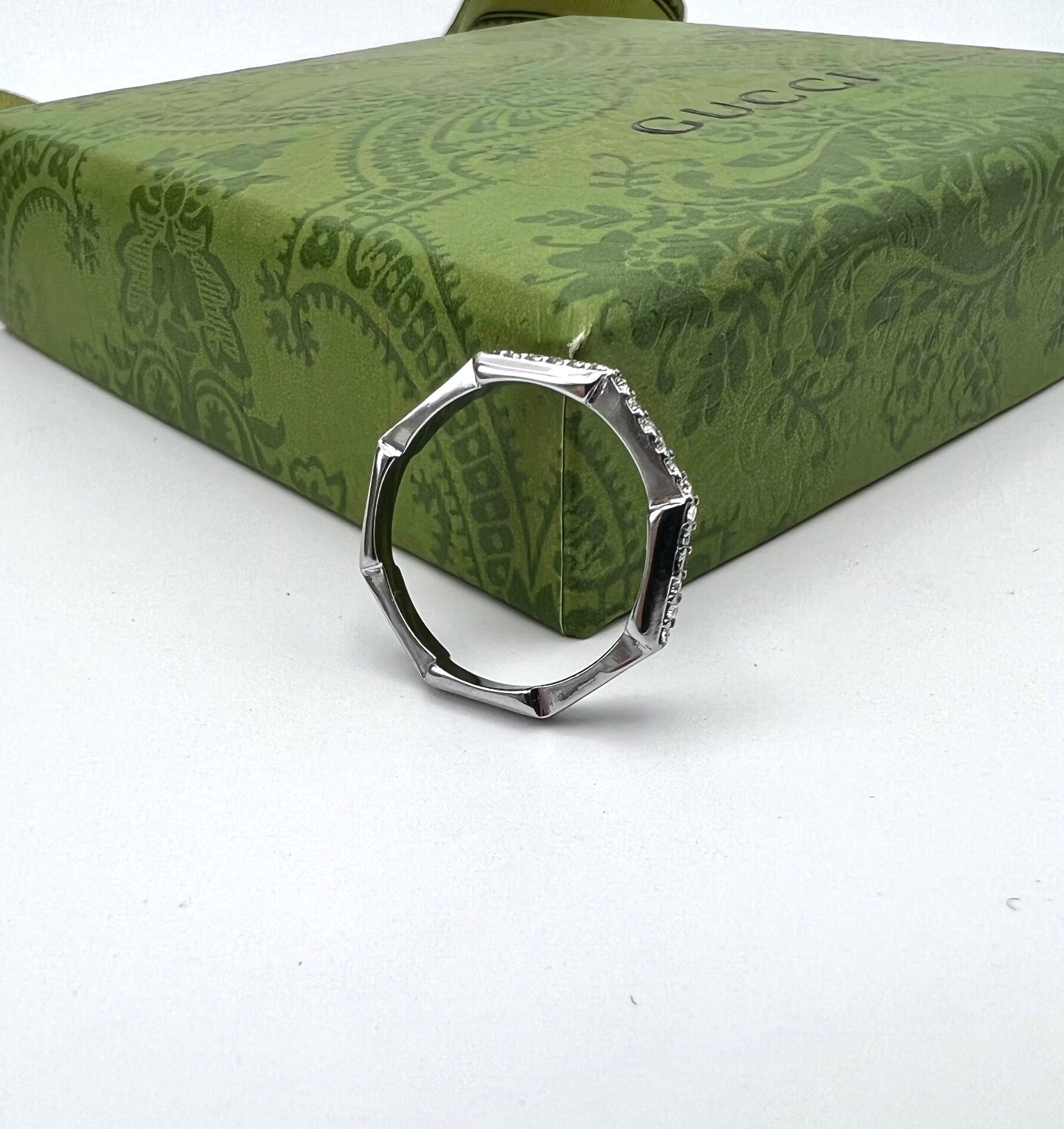 GUCCI-Link to Love Series Full Diamond Ring