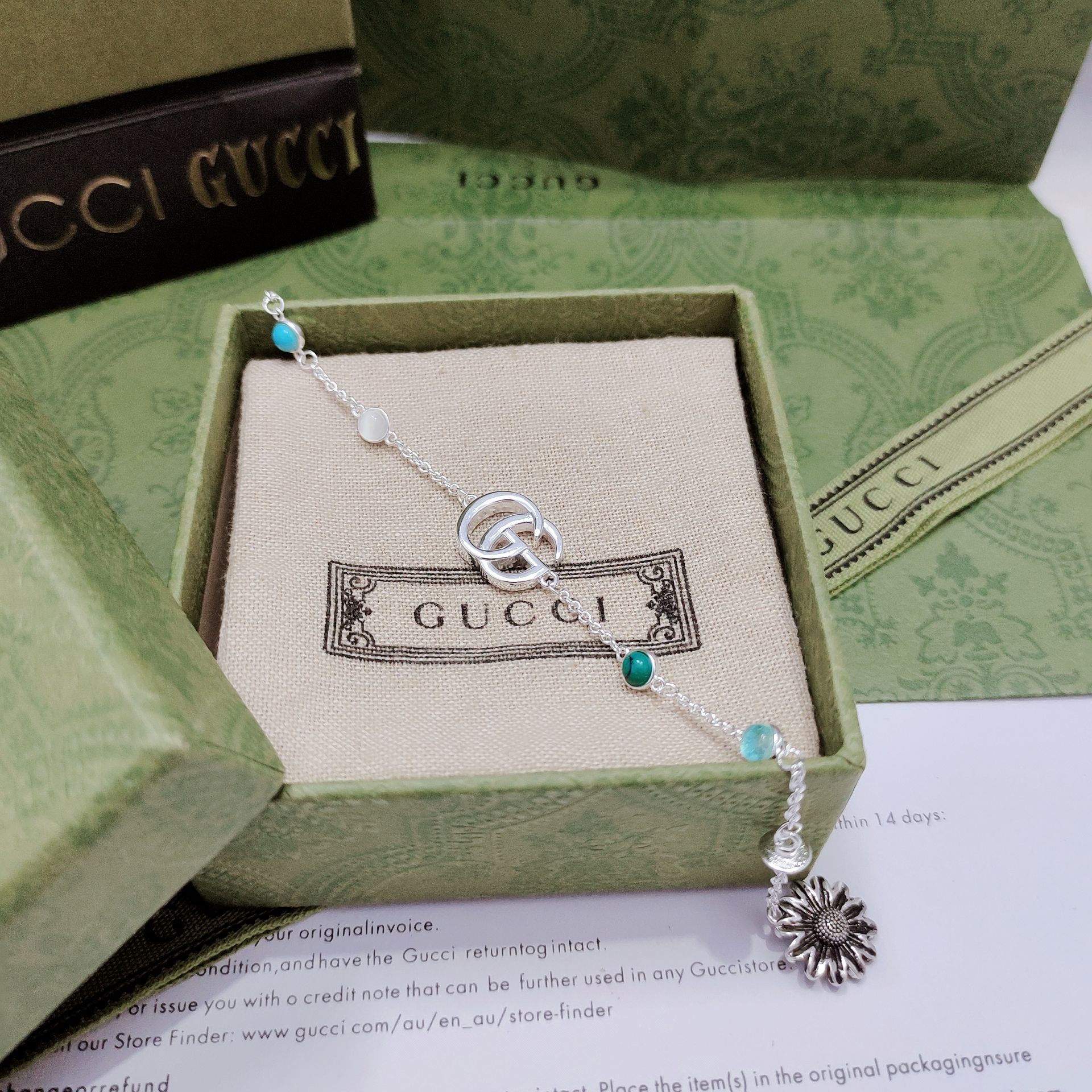 GUCCI-Mother of Pearl Double G Bracelet