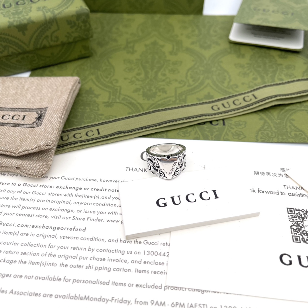 GUCCI-Love Silver Ring