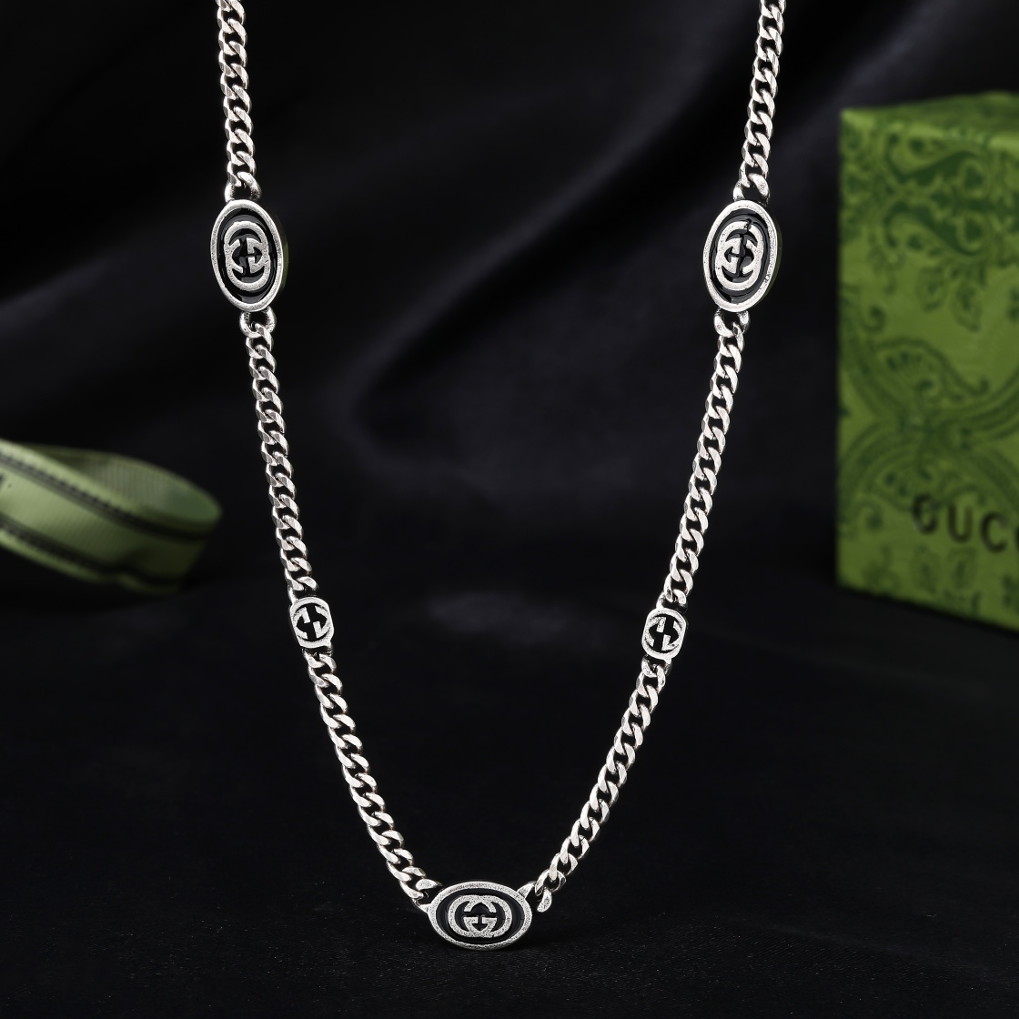 GUCCI-Double G necklace