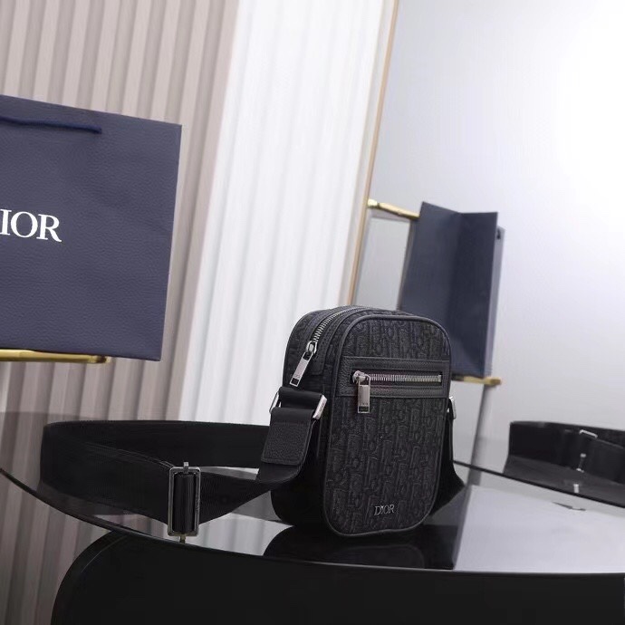 Dior-Japanese crossbody bag messenger bag black
