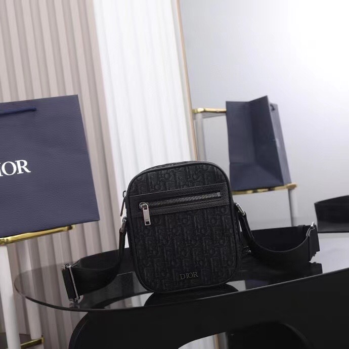 Dior-Japanese crossbody bag messenger bag black