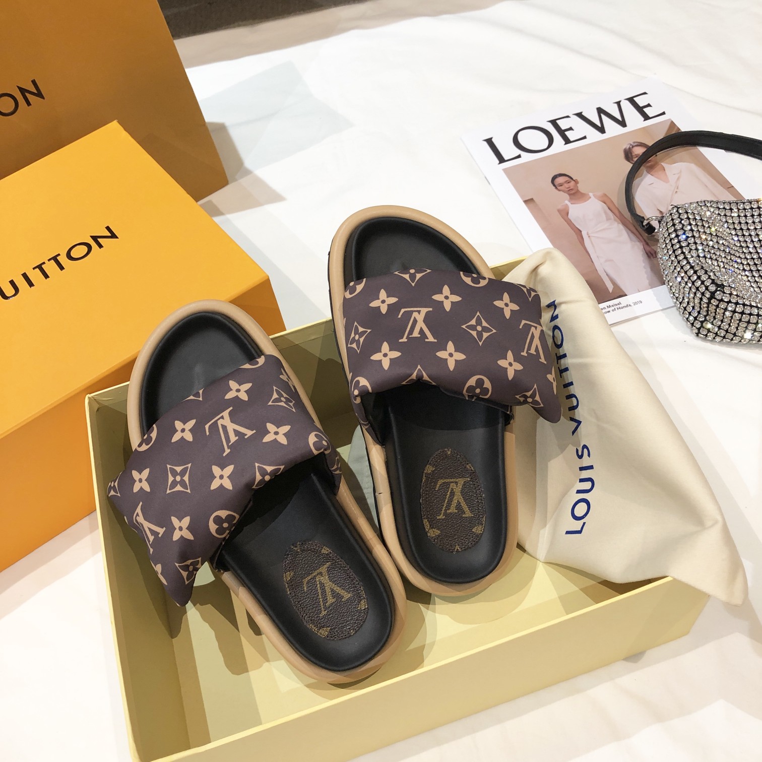 LV-Embossed slippers