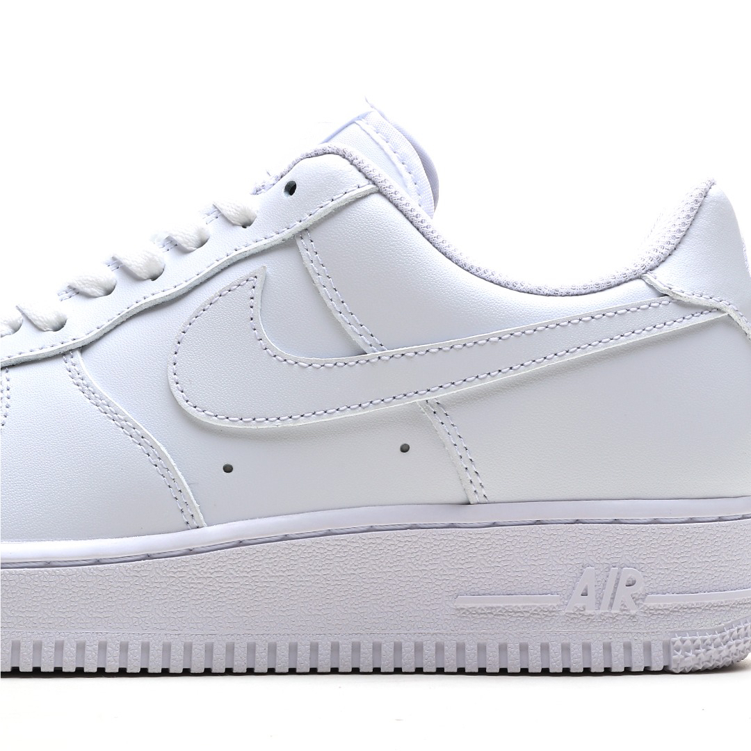 Nike-Air Force 1 ´ 07 Low Paired With Casual Sports Board Shoes