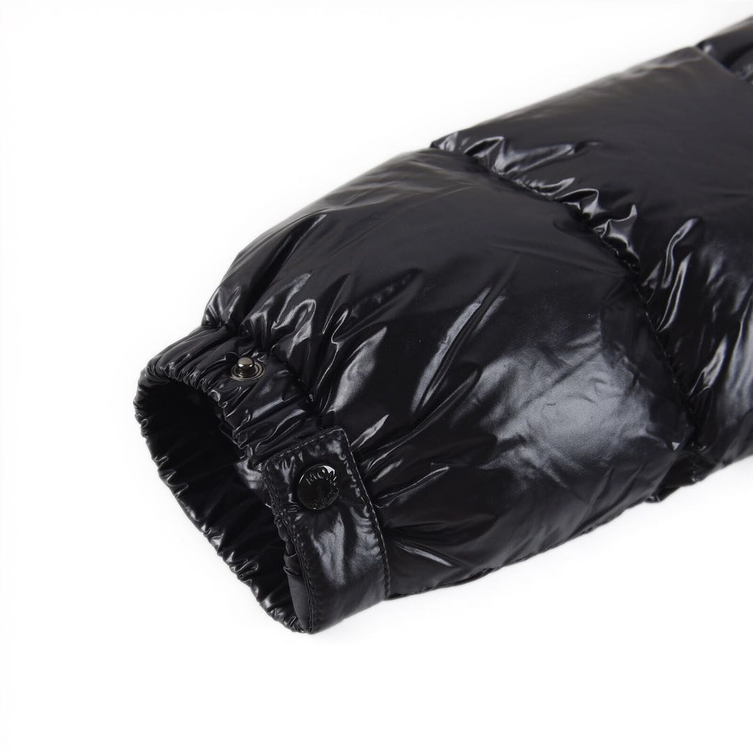 Moncler-Hudson Women's Extended Waist Hooded Down Jacket