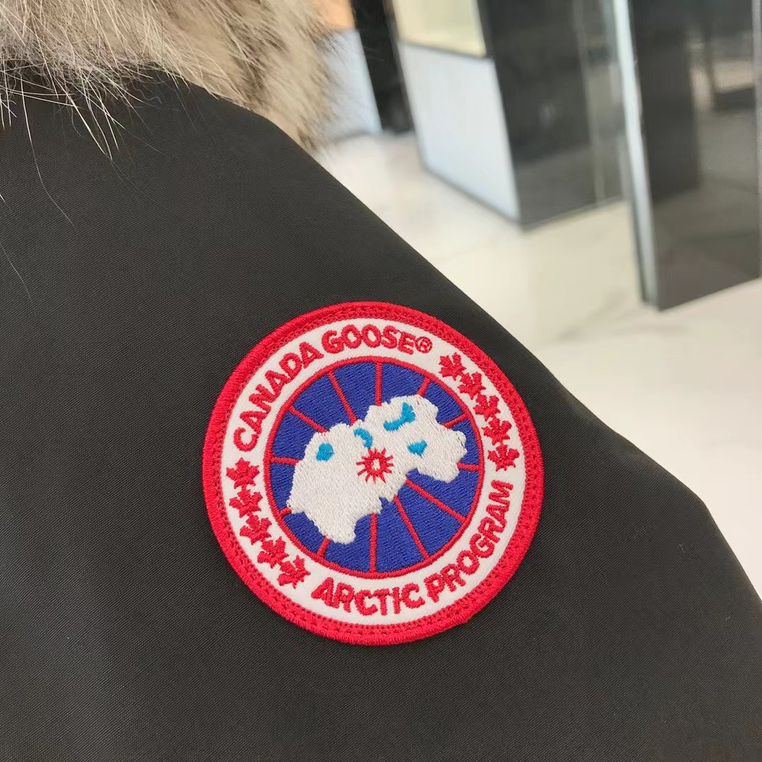 Canada Goose -11 Black Down Jackets