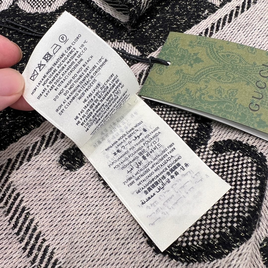 GUCCI-Jacquard gold and silver silk shawl