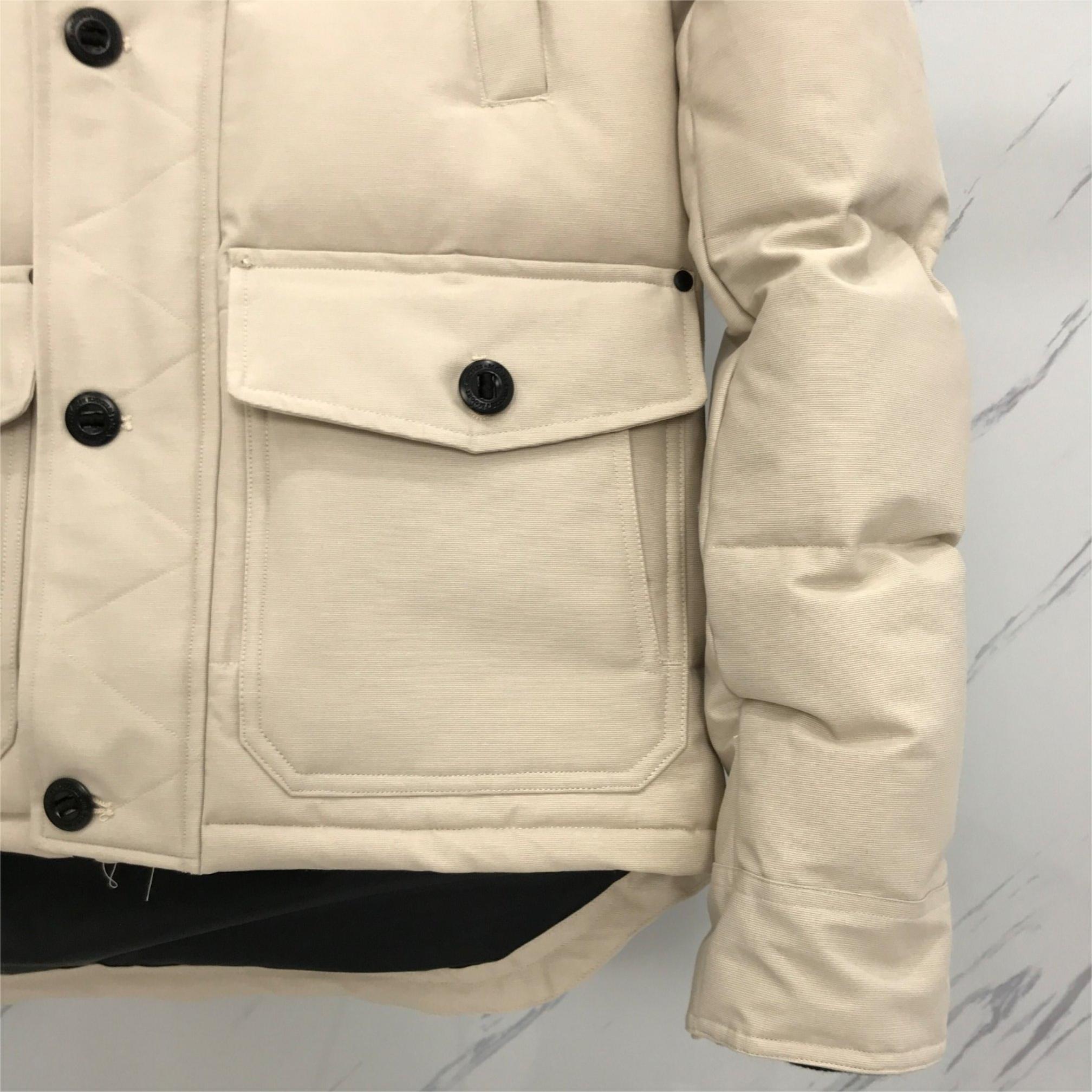 Canada Goose-Moose Knoules03 Women's Short Edition