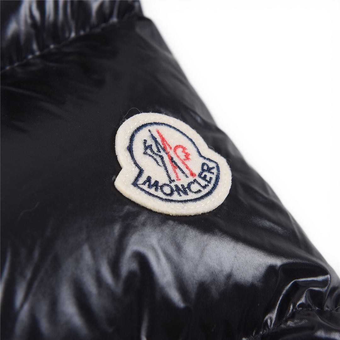 Moncler-Hudson Women's Extended Waist Hooded Down Jacket