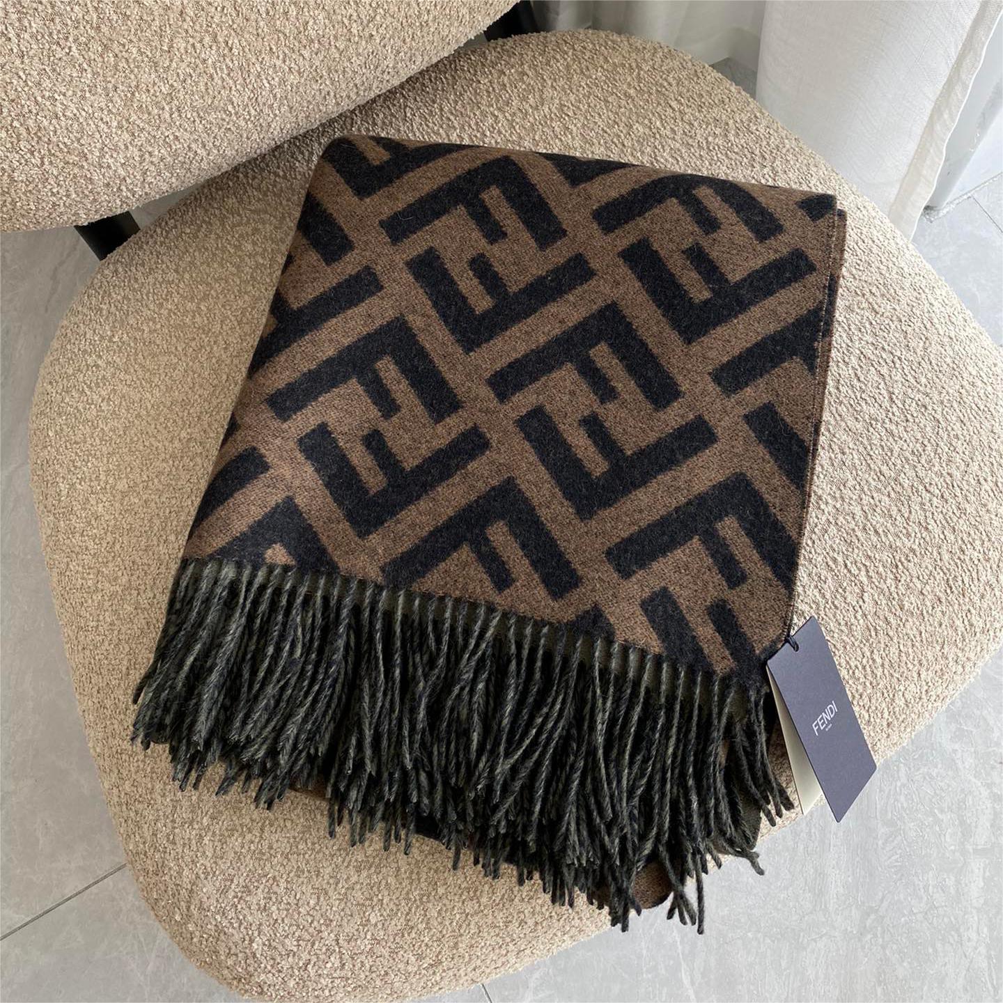 FENDI-Classic pattern wool and cashmere cape