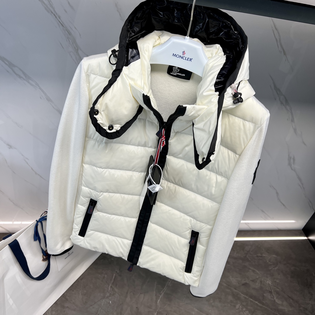 Moncler-High end black label skiing series