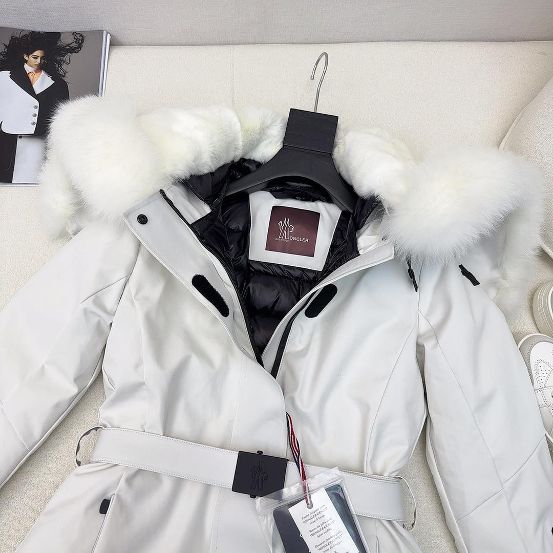 Moncler-Celac short waist, big fur collar down ski jacket