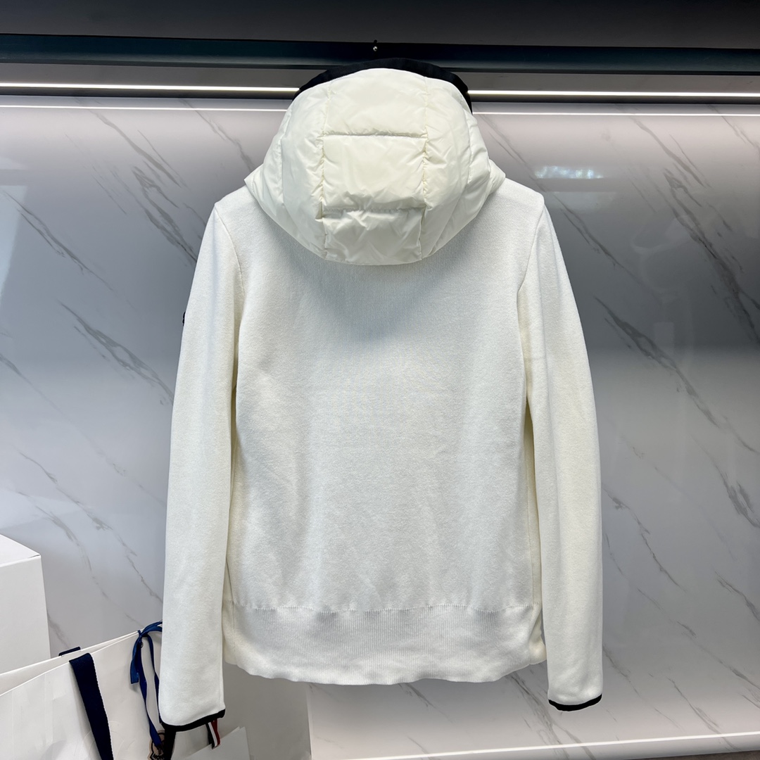 Moncler-High end black label skiing series