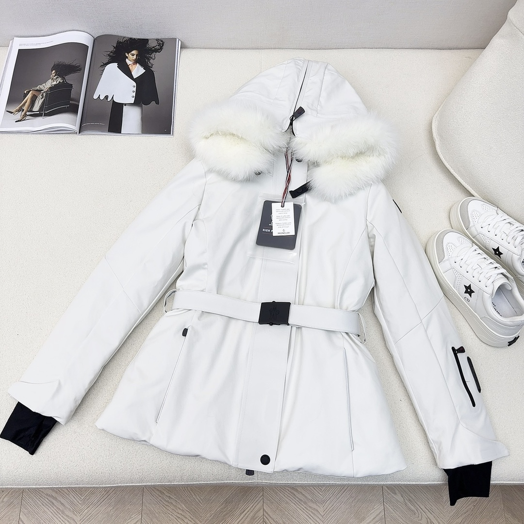 Moncler-Celac short waist, big fur collar down ski jacket