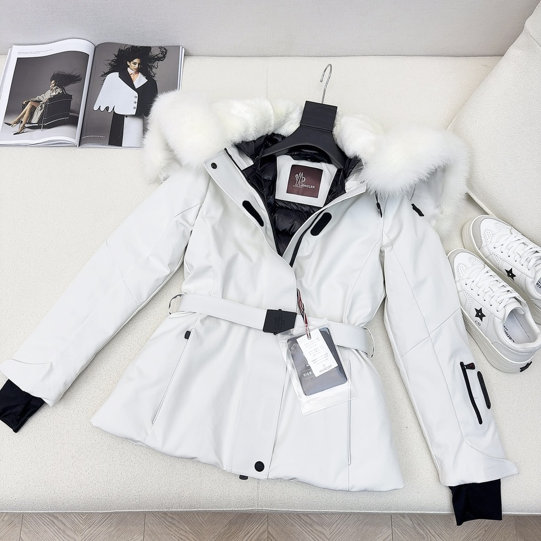 Moncler-Celac short waist, big fur collar down ski jacket