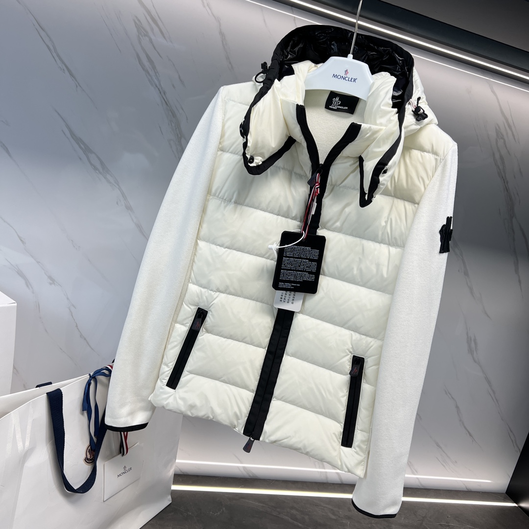 Moncler-High end black label skiing series