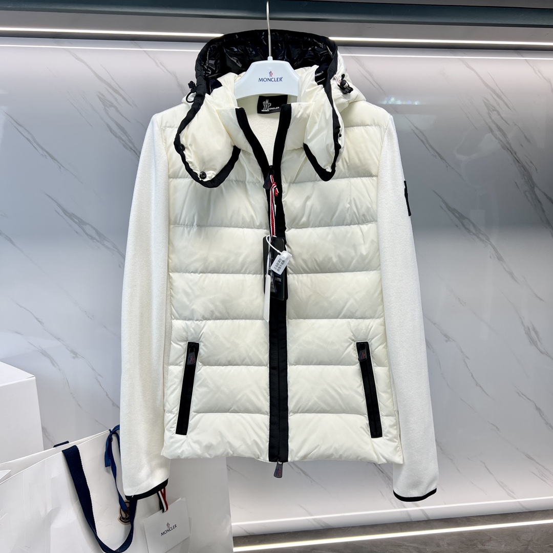 Moncler-High end black label skiing series