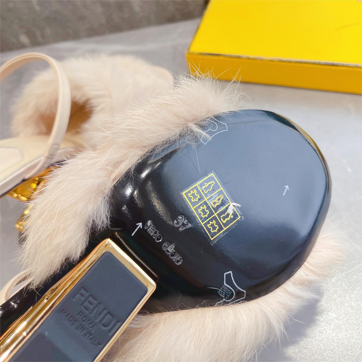 FENDI-Mink fur first shoes