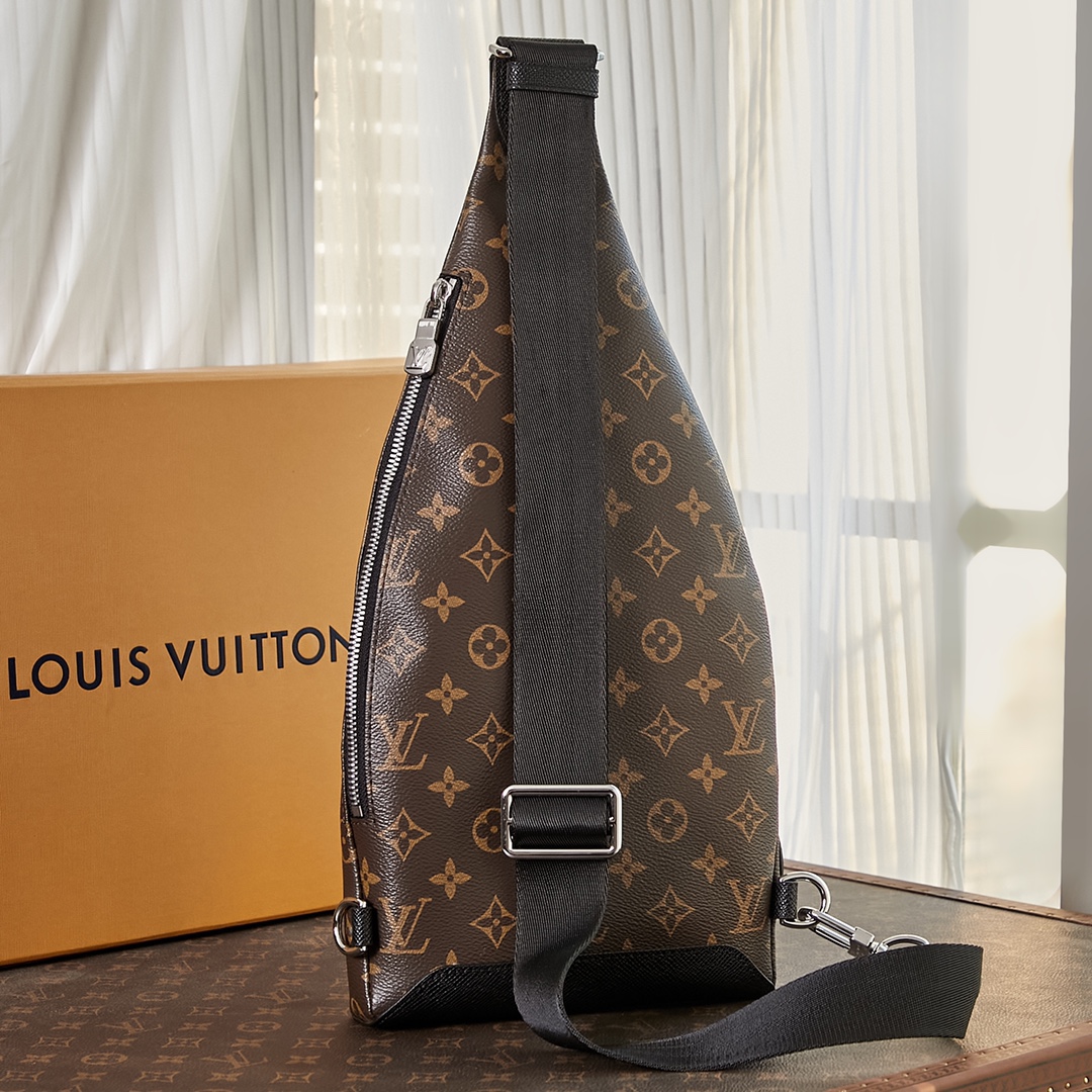 LV-Monogram canvas and Ta ï ga cowhide leather