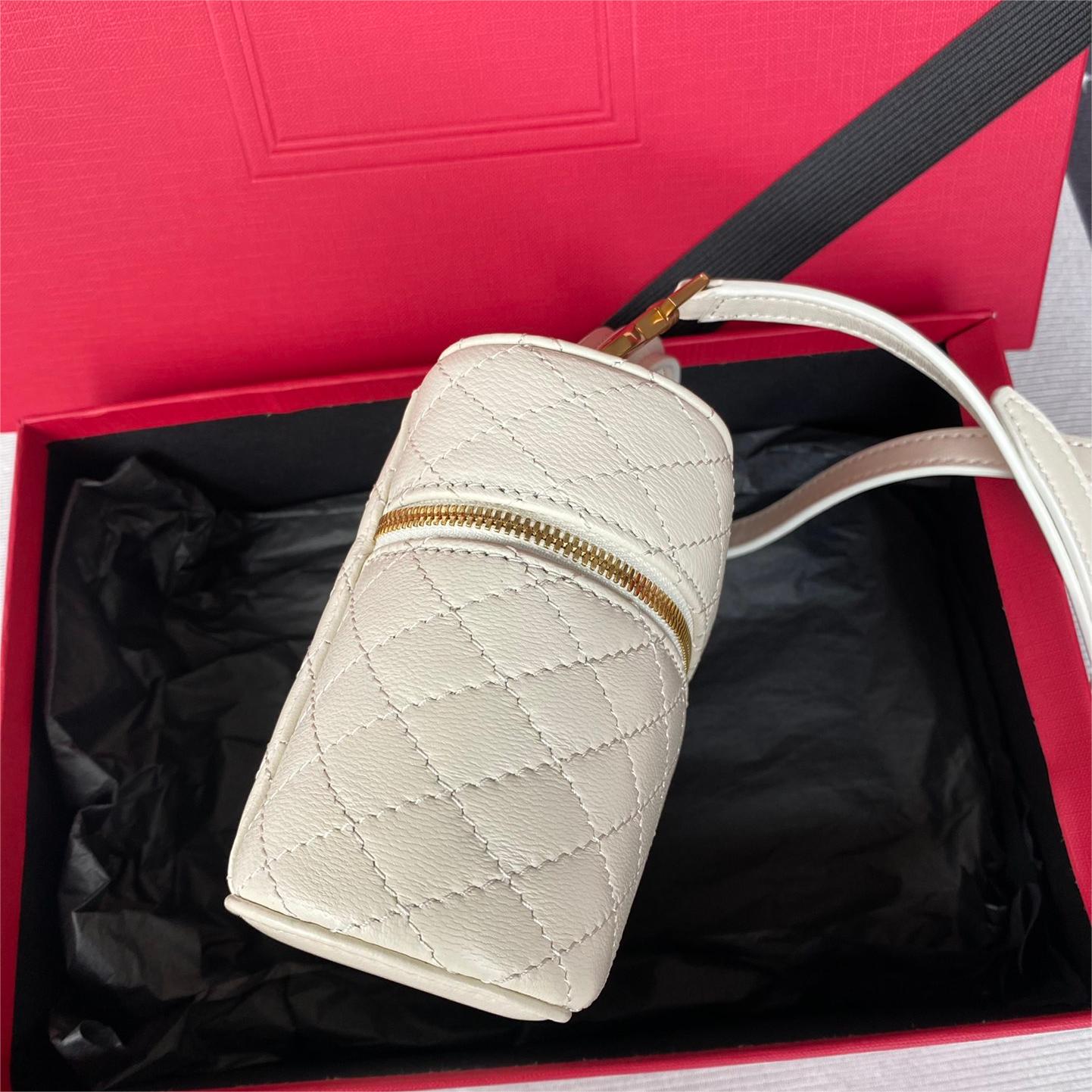 YSL-Sheepskin leather shoulder straps, hand-held bag, makeup bag