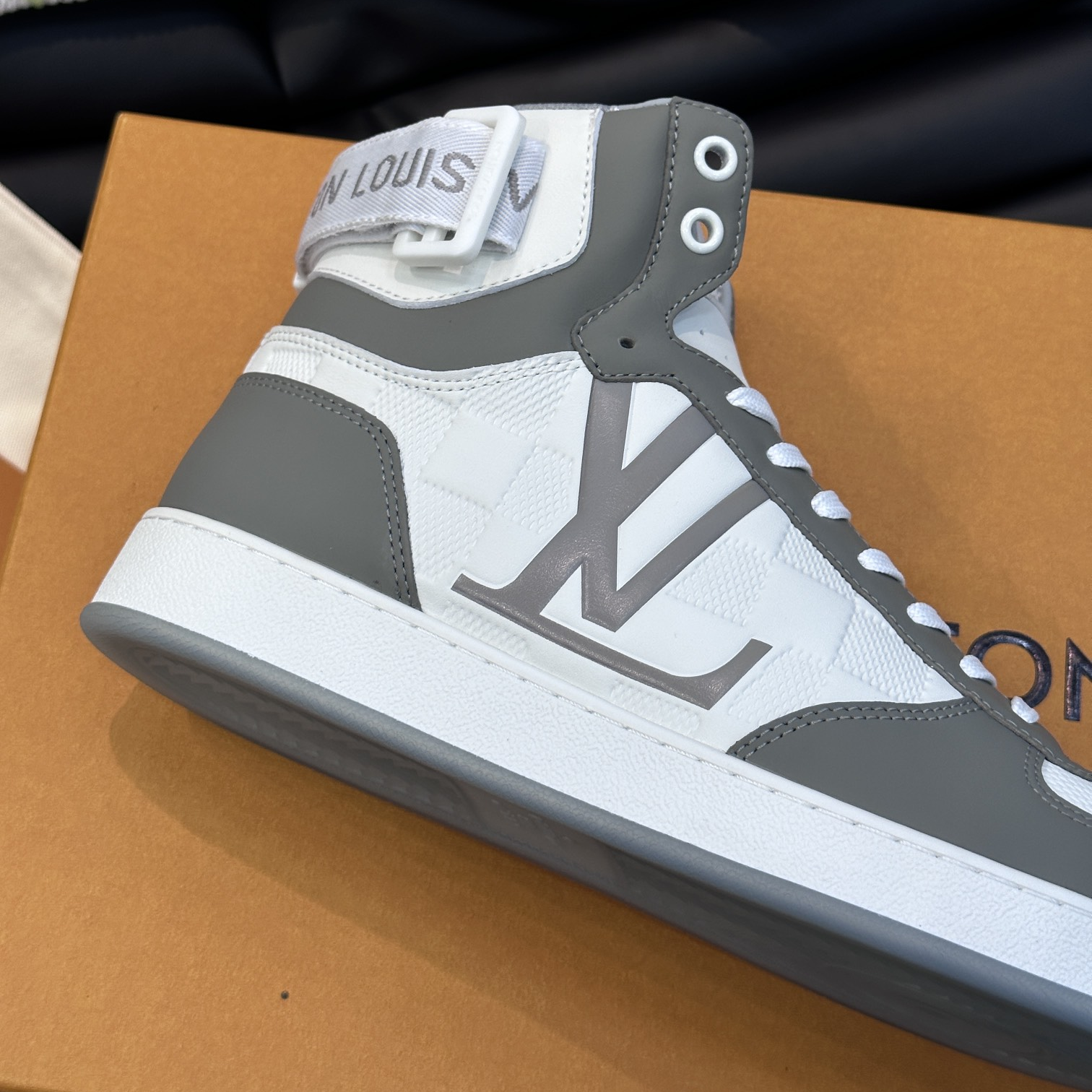 LV-Men's High Top Classic Cow Leather Embossed Damier Pattern Sports shoes