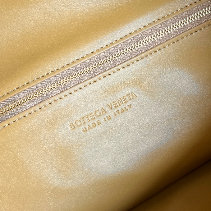 BV-Large Hop Cowhide Leather Woven Soft Hobo bag