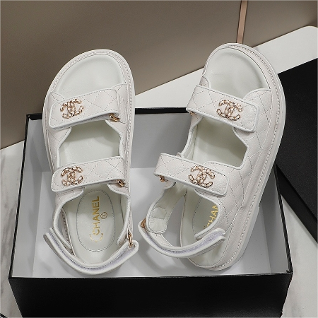 CHANEL-Velcro Cowhide Denim Fabric with Resin Buckle Paired with Sandals