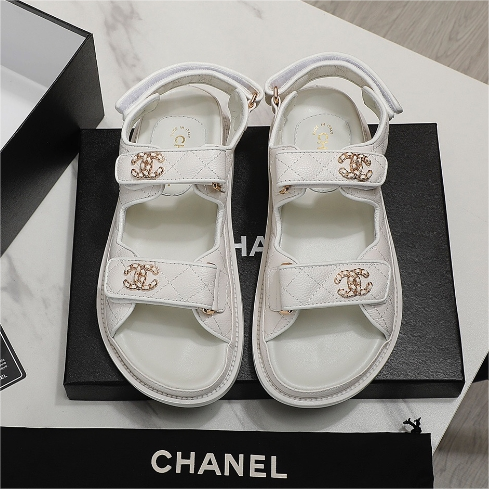CHANEL-Velcro Cowhide Denim Fabric with Resin Buckle Paired with Sandals