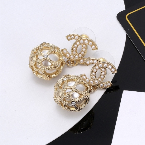 CHANEL-Unique Personality Style Pearl Woven Mesh Ball Earrings