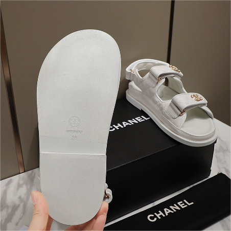 CHANEL-Velcro Cowhide Denim Fabric with Resin Buckle Paired with Sandals