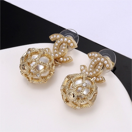 CHANEL-Unique Personality Style Pearl Woven Mesh Ball Earrings