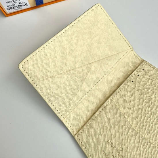 LV-Pocket Wallet Card Compartment