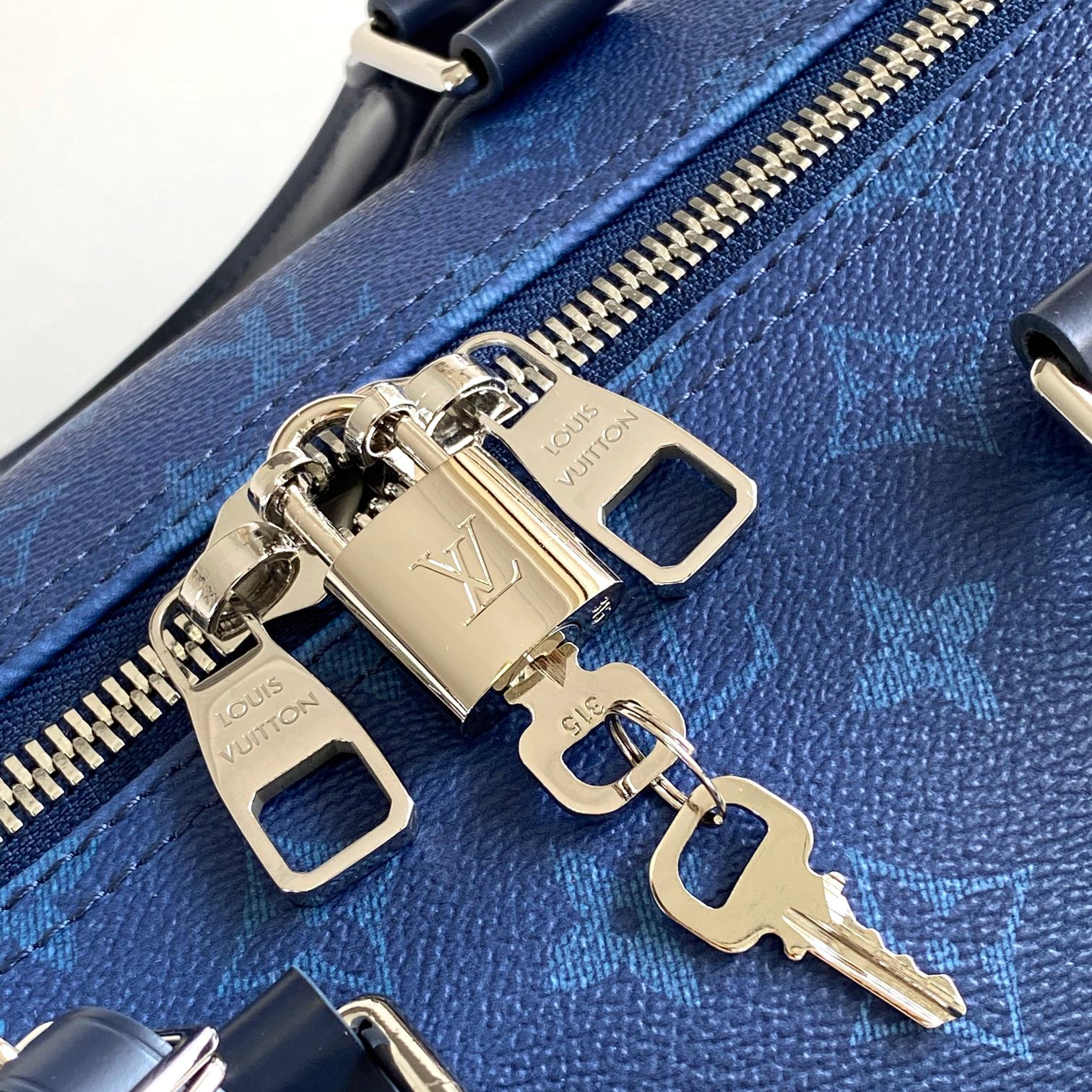 LV-keepall Bandouliere 55 Shoulder Bag Blue