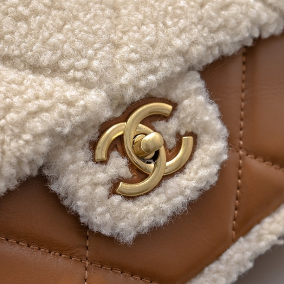 Chanel-Large 24k Teddy Lamb Wool Bag