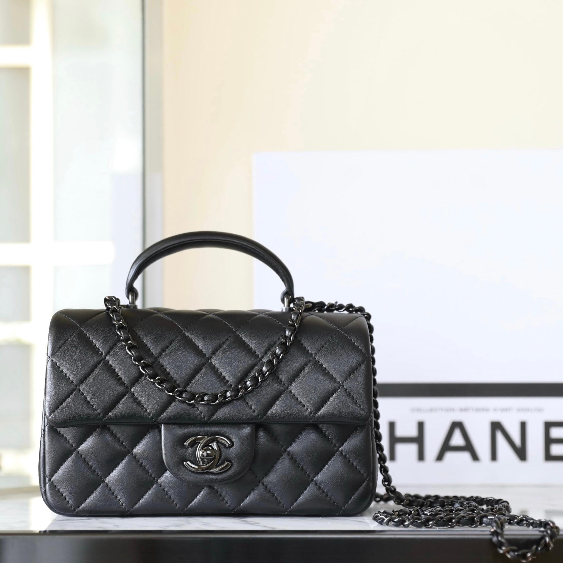Chanel-Handle All 𝖡𝗅𝖺𝖼𝗄 CF Mini Handbag