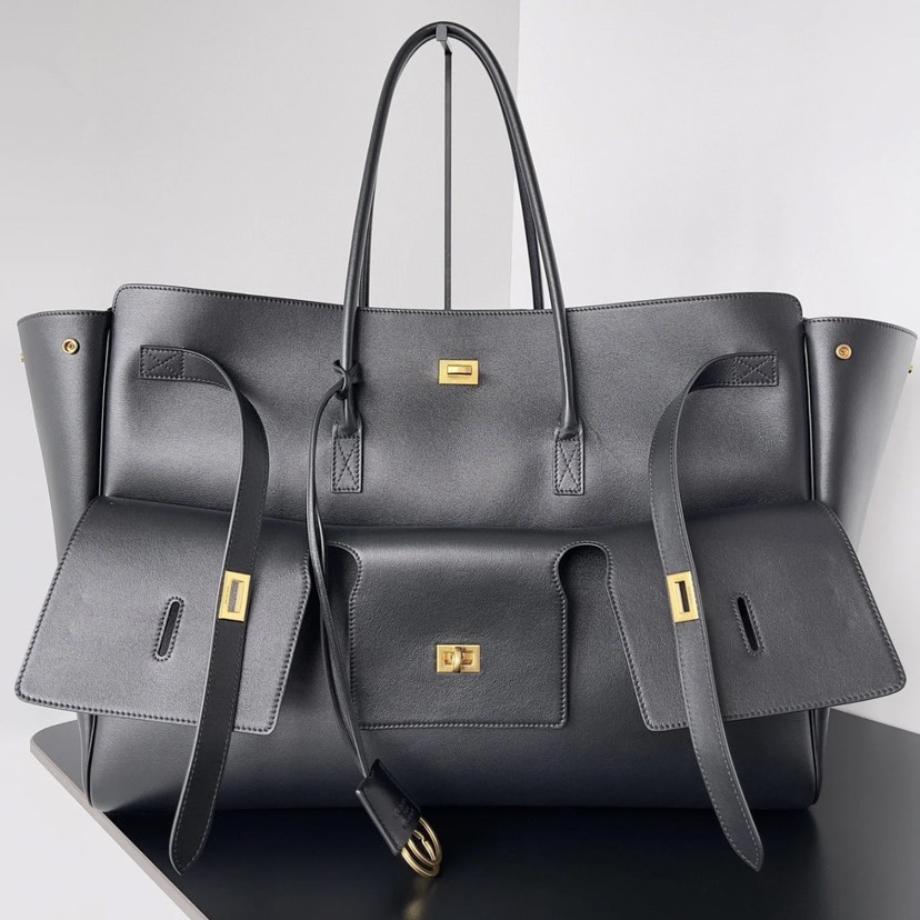 Balenciaga- BEL AIR Cowhide Leather Shoulder Crossbody Handbagndbag