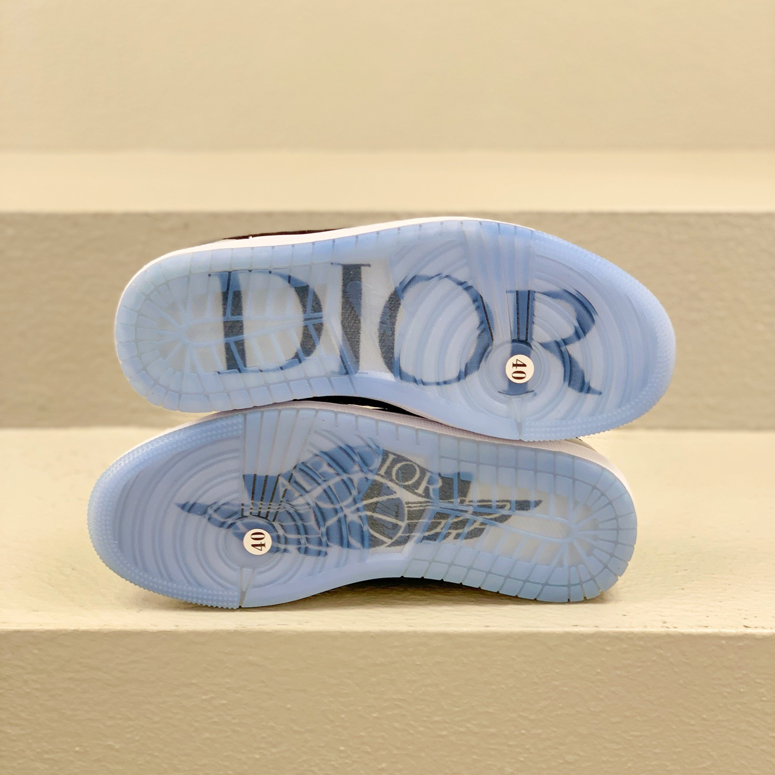 DIOR x Jordan Air Jordan 1 - White and Grey Retro Basketball Shoes