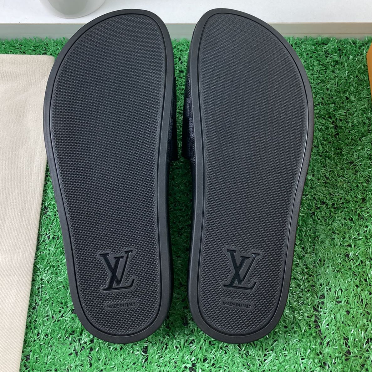 LOUIS VUITTON -Waterfront MULE BLACK Rubber Slide Sandals