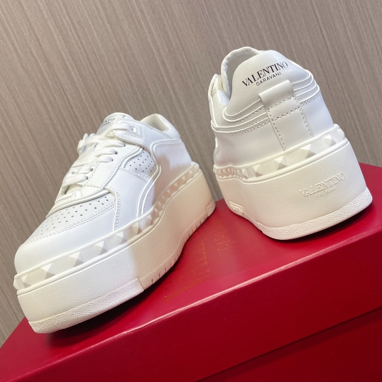 Valentino-Thick Soled White Shoes With Increased Height