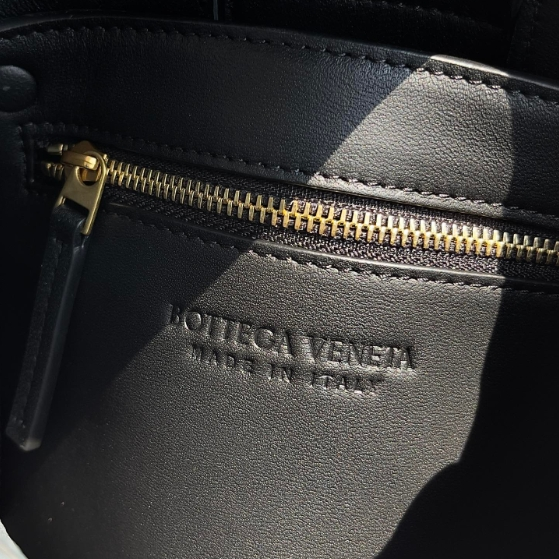 Bottega Veneta-Mini Tote Bag