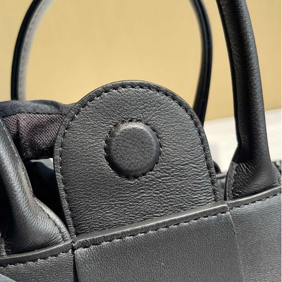 Bottega Veneta-Mini Tote Bag