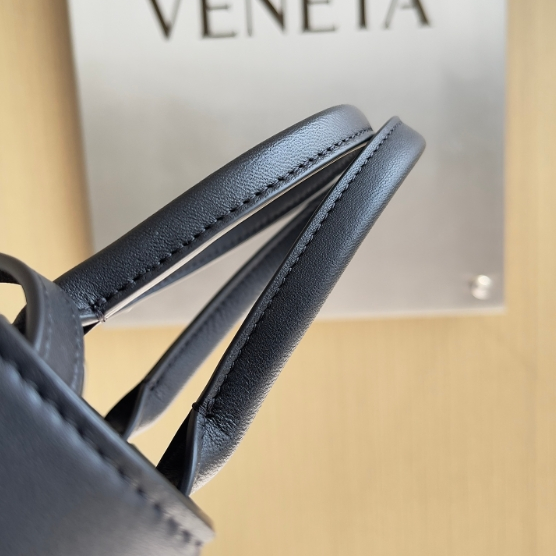 Bottega Veneta-Mini Tote Bag