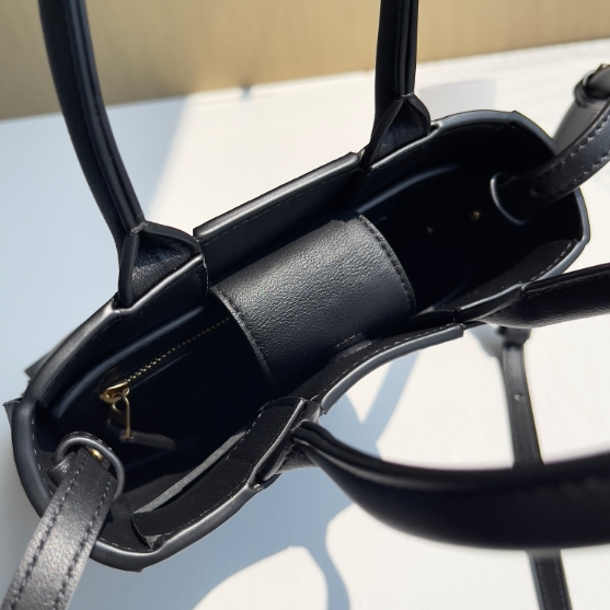 Bottega Veneta-Mini Tote Bag