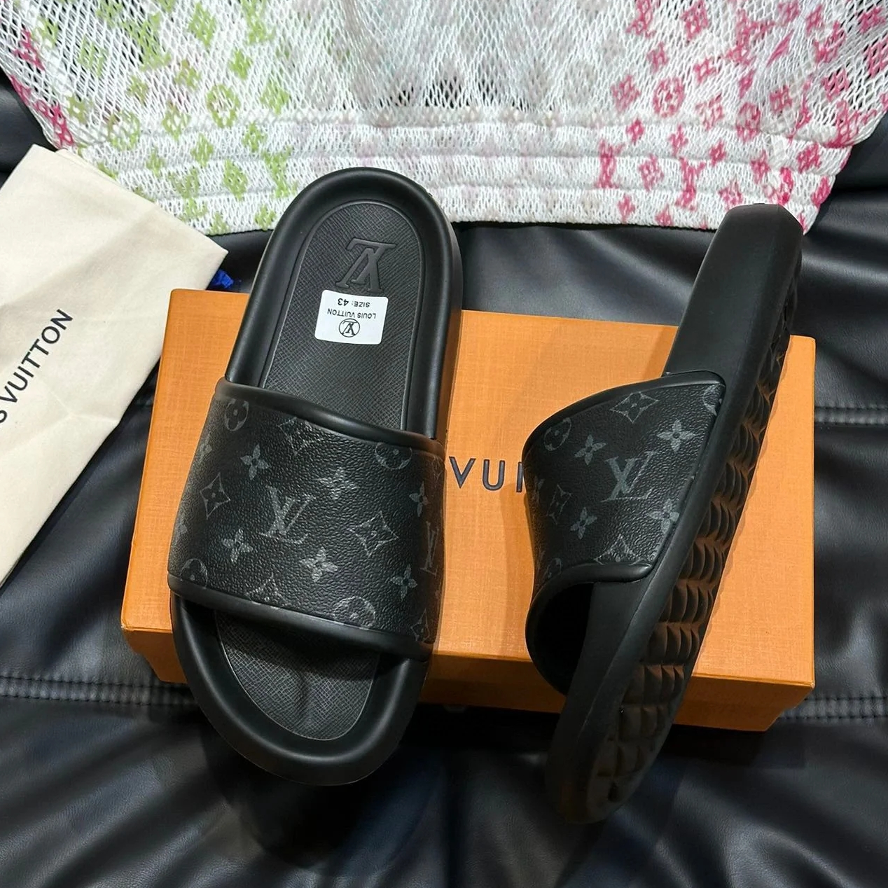 LV-Black Letter Printed Casual Slippers