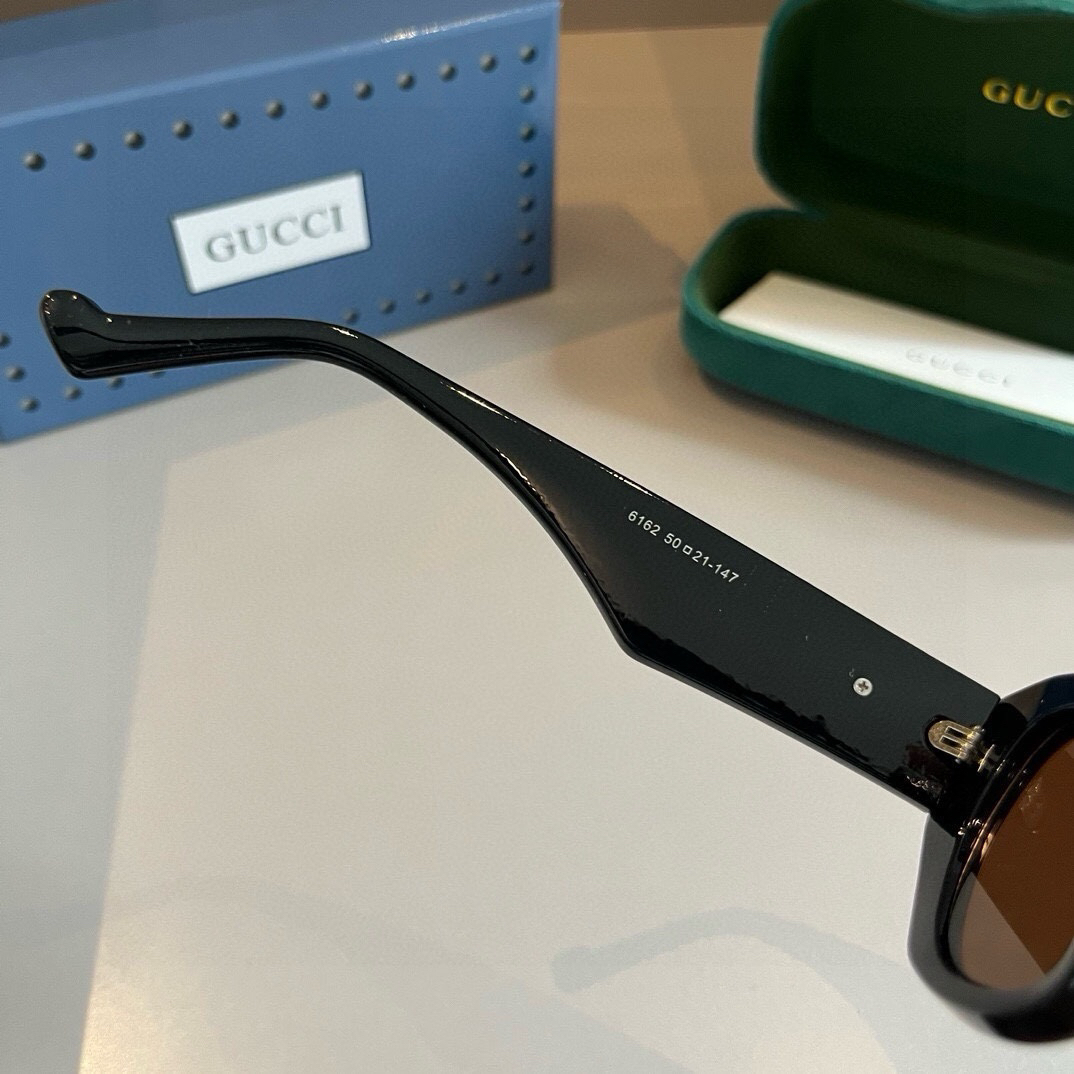 Gucci-unisex large frame sunglasses