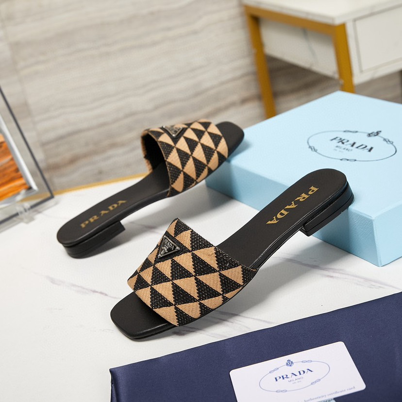 Prada-Sheepskin Electric Embroidery Cooler