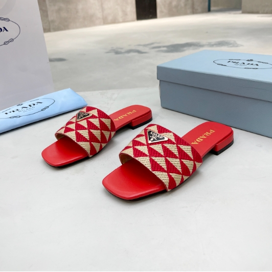 Prada-Sheepskin Electric Embroidery Cooler