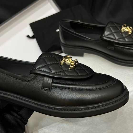 Chanel-Sheepskin flap retro loafers